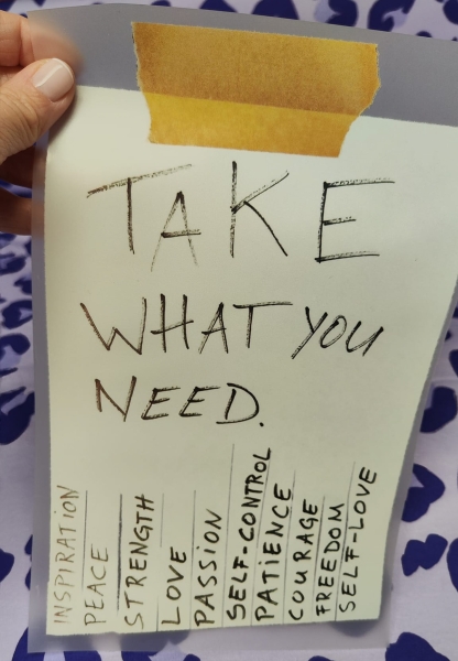 Bügelbild "take what you need"